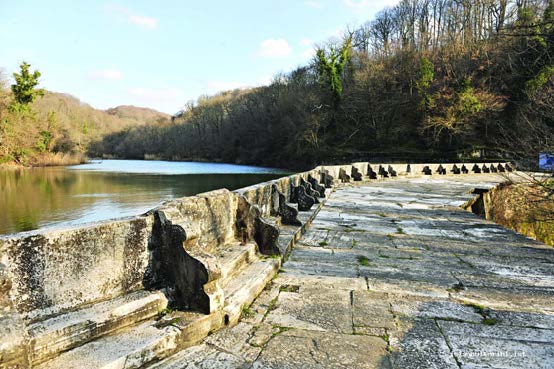Ayvad Dam